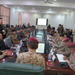 ديالى.. رئيس اركان الجيش يجتمع بالقيادات الأمنية والعسكرية لتعزيز التنسيق وضمان الاستقرار